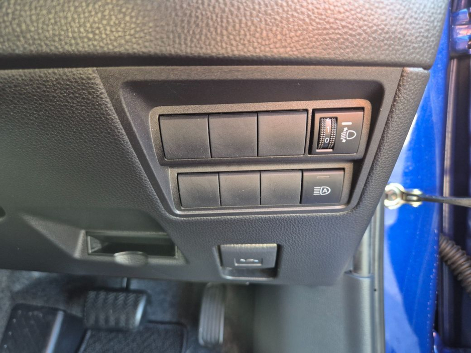 Toyota Yaris Cross 1.5 HYBRID / X SPEC / LOW MILEAGE / TAX €150 — thumbnail 27