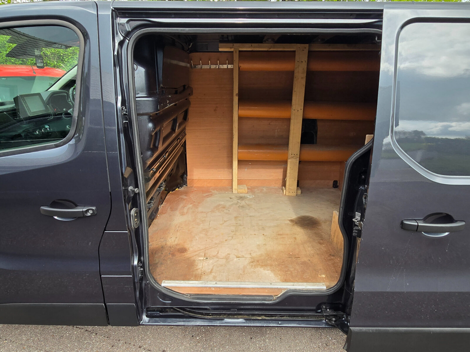 2024 Renault Trafic 2L Diesel For Sale Images