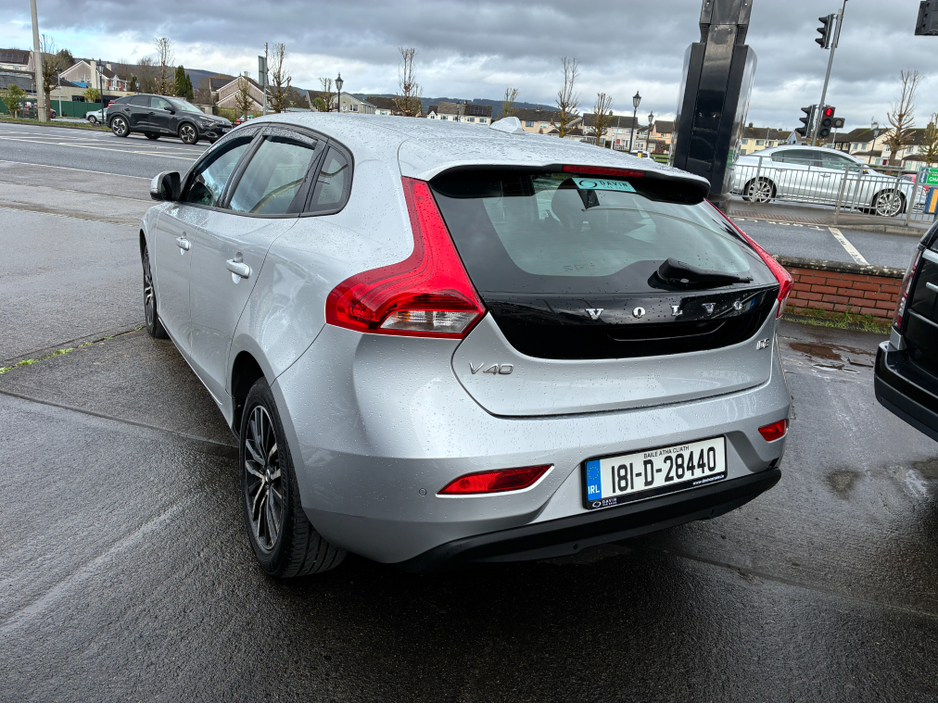 2018 Volvo V40 2L Diesel For Sale Images