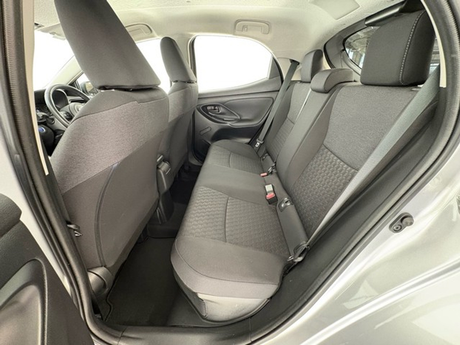 Toyota Yaris Luna Hybrid — thumbnail 7