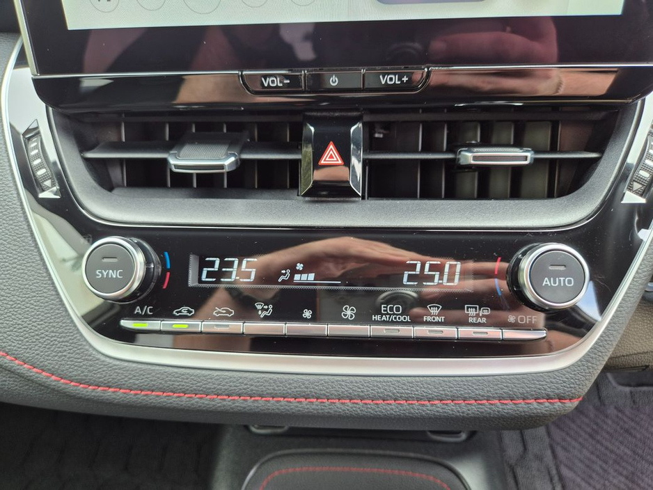 Toyota Corolla 1.8 HYBRID / SPORT SPEC / LOW MILEAGE / TAX €180 — thumbnail 24