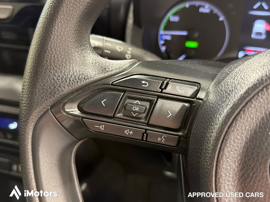 Toyota Yaris AUTOMATIC HYBRID X — thumbnail 27