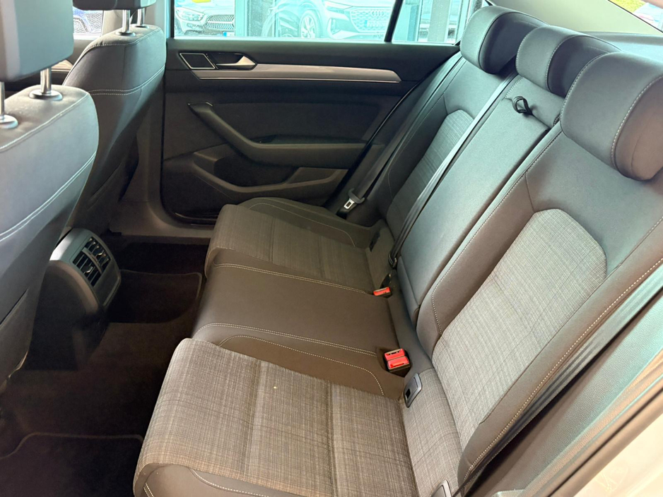 2022 Volkswagen Passat 2L Diesel For Sale Images