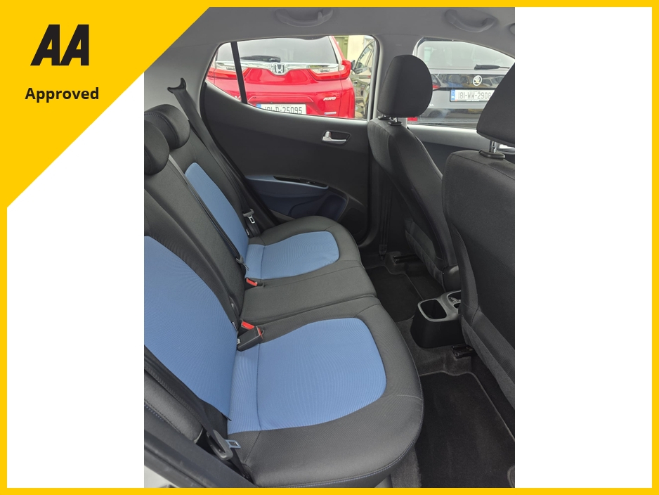 Hyundai i10 DELUXE 4DR — thumbnail 5