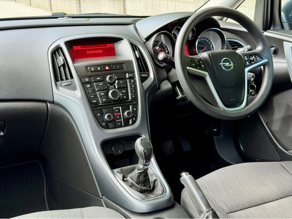 2014 Opel Astra 1.7L Diesel For Sale Images