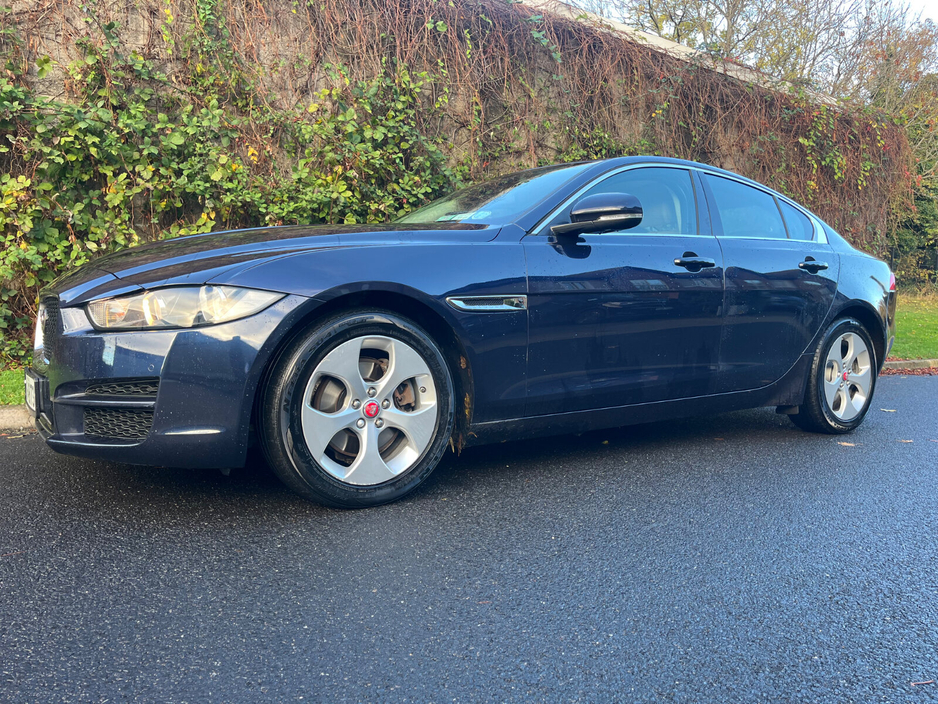 Jaguar XE 2.0 D Prestige Manual 180PS — thumbnail 7