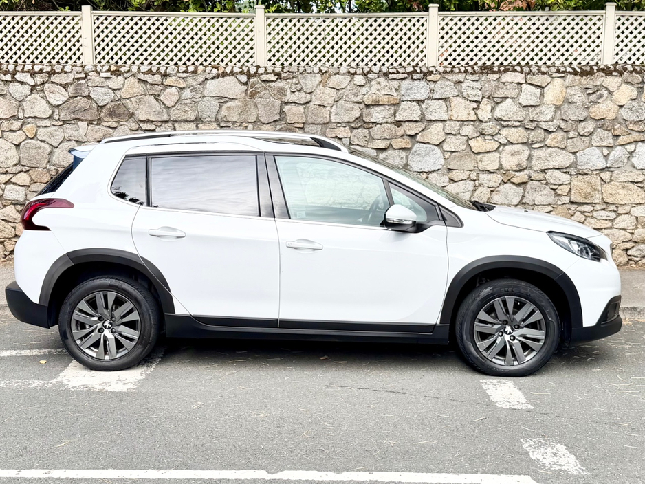 Peugeot 2008 1.2 PTECH ALLURE PREMIUM 82 5DR — thumbnail 4