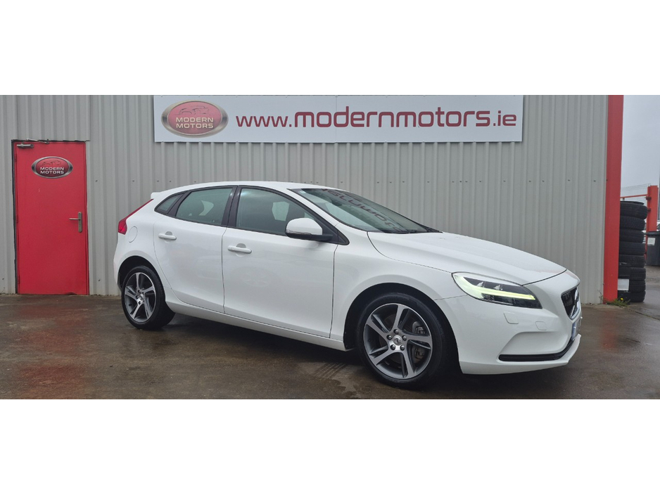 2018 Volvo V40