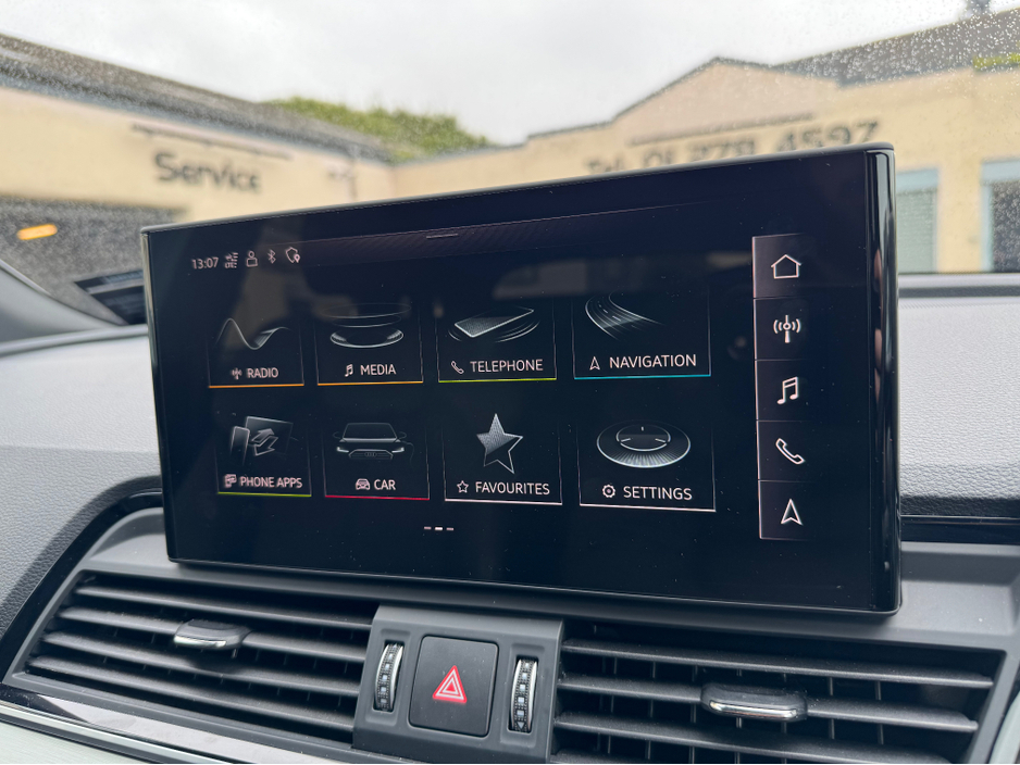 2023 Audi Q5 2.0L Petrol Plug-in Hybrid For Sale Images