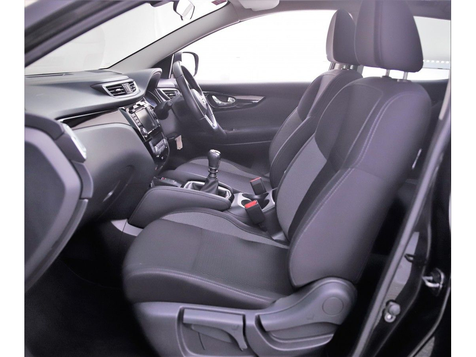 Nissan Qashqai 1.5 DSL SE 6SPD *PANORAMIC ROOF*SAT NAV*REVERSE CAM* — thumbnail 15