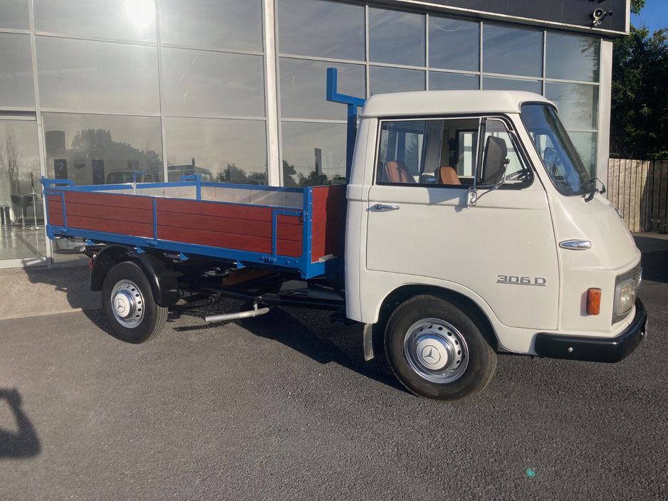 1976 Mercedes-Benz 306 D 2.2L Diesel For Sale Images