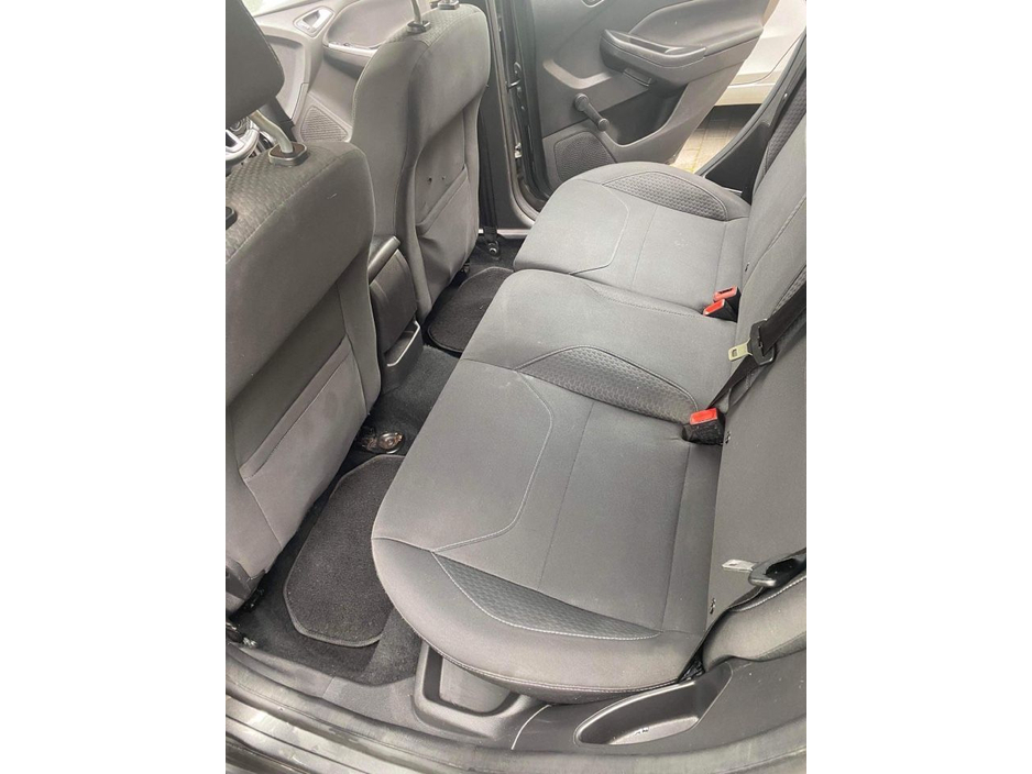 Ford Focus 1.6 Zetec Saloon Diesel Manual (95bhp) — thumbnail 12