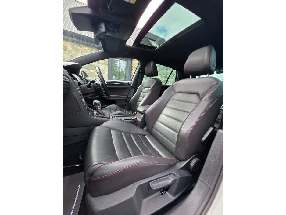 2015 Volkswagen Golf 2L Petrol For Sale Images