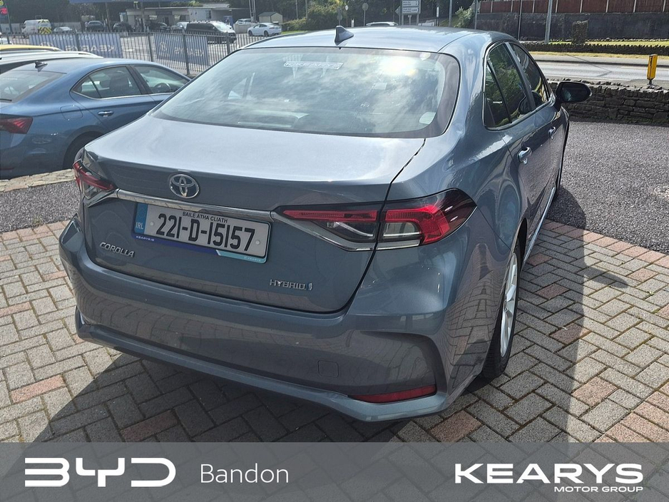Toyota Corolla 1.8 Hybrid Luna Saloon — thumbnail 2