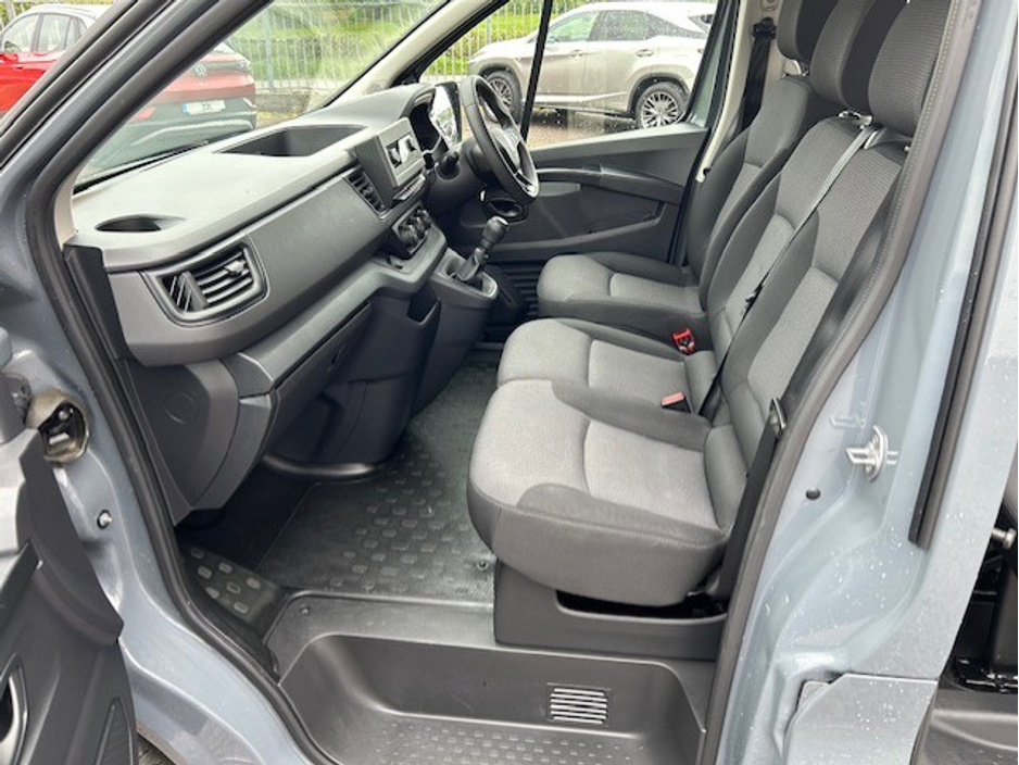 2023 Renault Trafic 2L Diesel For Sale Images