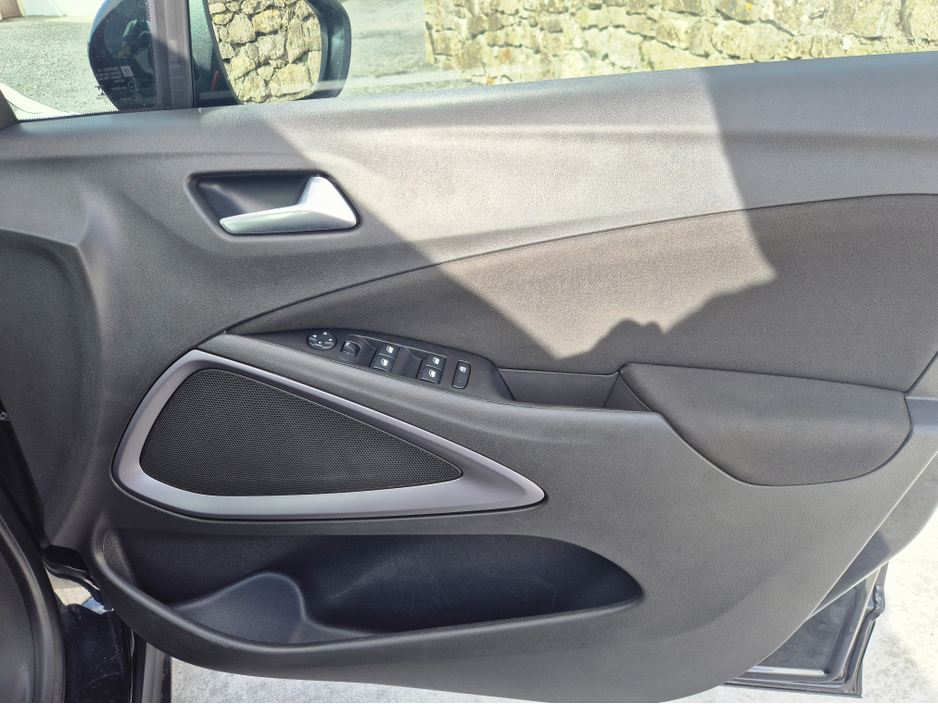 2022 Opel Crossland X 1.5L Diesel For Sale Images
