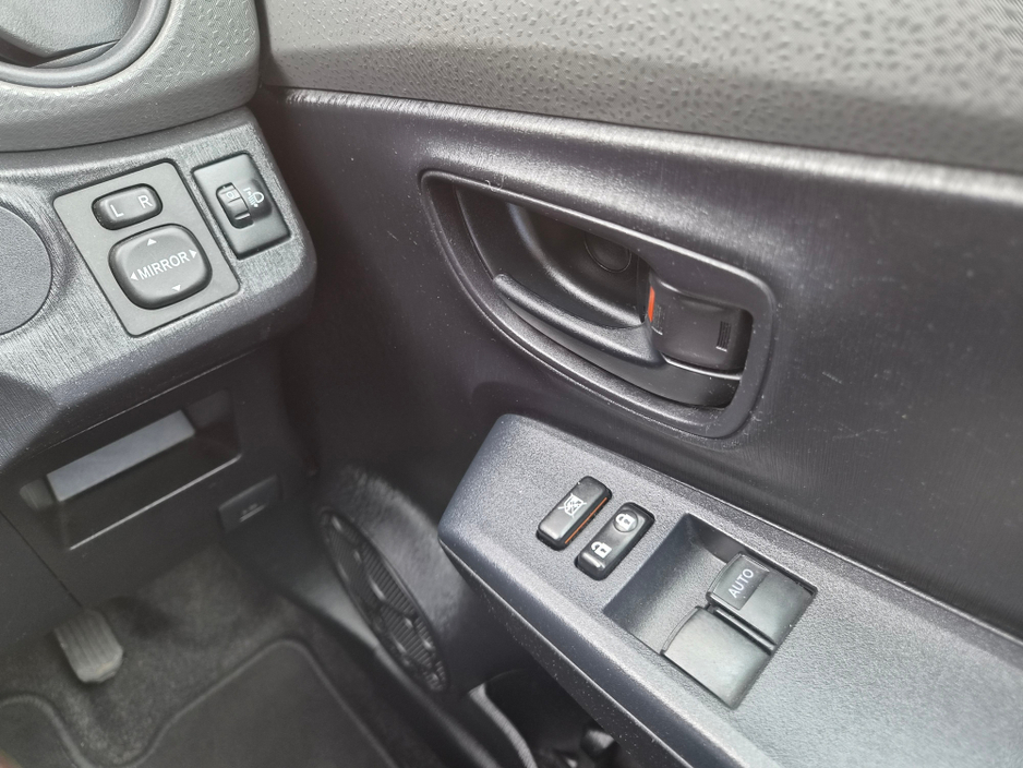 2011 Toyota Yaris 1L Petrol For Sale Images