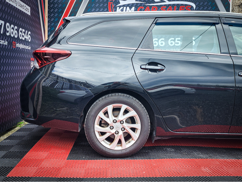 2018 Toyota Auris 1.8L Petrol Hybrid For Sale Images