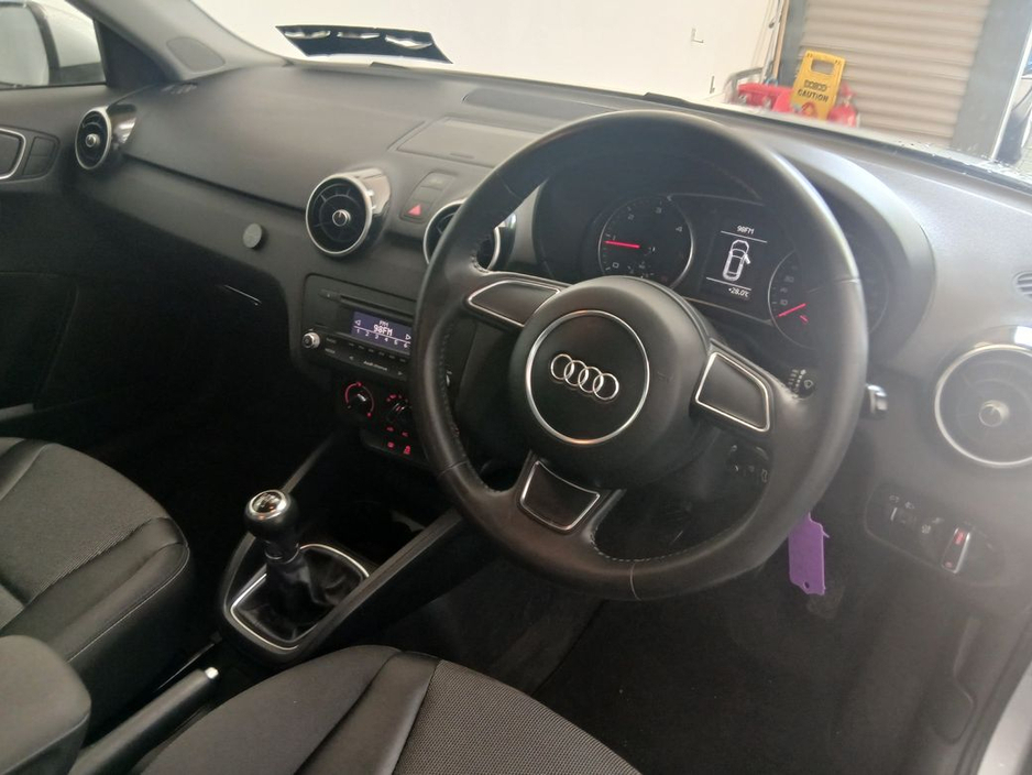 Audi A1 SB 1.6tdi 90 Sport 4DR — thumbnail 7