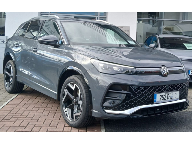 2025 VOLKSWAGEN TIGUAN R-Line 75 1.5 PHEV DSG 204HP *REAR VIEW CAMERA, SUNROOF, HEATED FRONT SEATS*