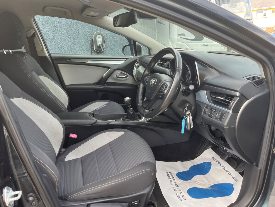 2015 Toyota Avensis 1.6L Diesel For Sale Images