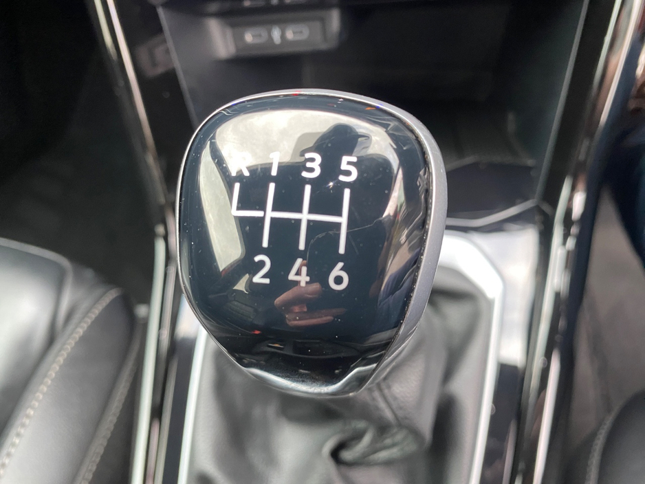 2023 Volkswagen T-Roc 2L Diesel For Sale Images