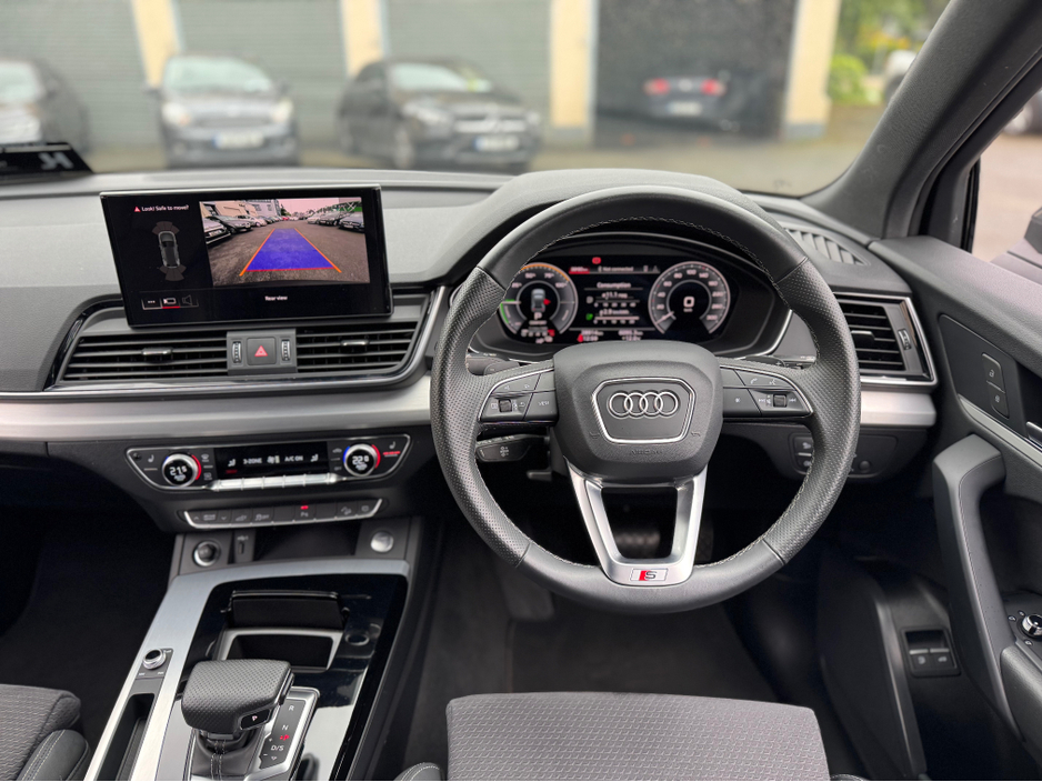 2023 Audi Q5 2.0L Petrol Plug-in Hybrid For Sale Images
