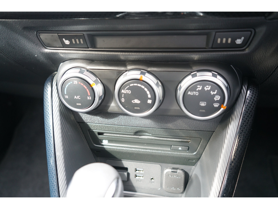 Mazda Demio — thumbnail 20