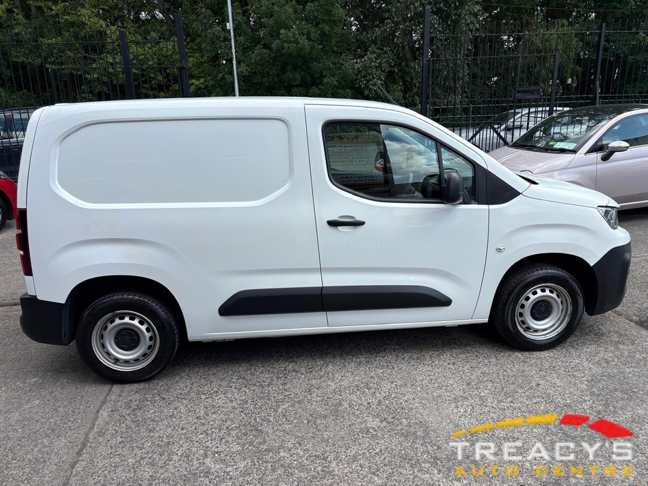 2022 Peugeot Partner 1.5L Diesel For Sale Images