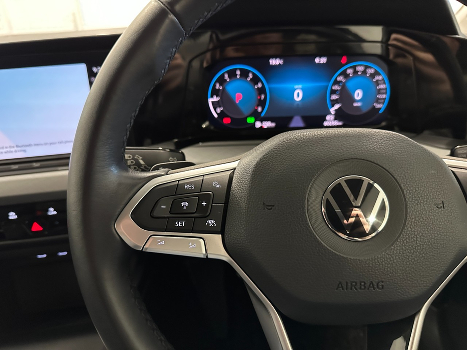 2022 Volkswagen Golf 1L Petrol For Sale Images