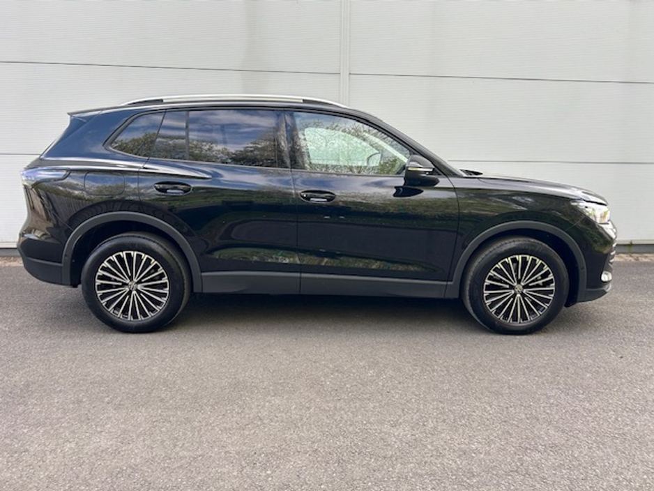 2025 Volkswagen Tiguan 1.5L Petrol Hybrid For Sale Images