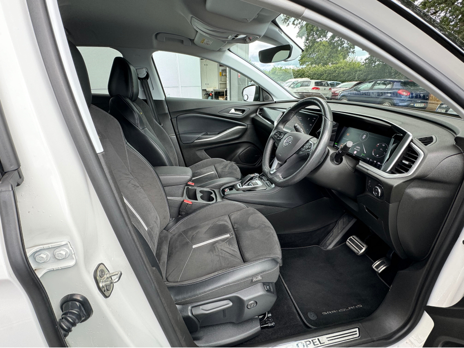 2023 Opel Grandland 1.6L Petrol Plug-in Hybrid For Sale Images