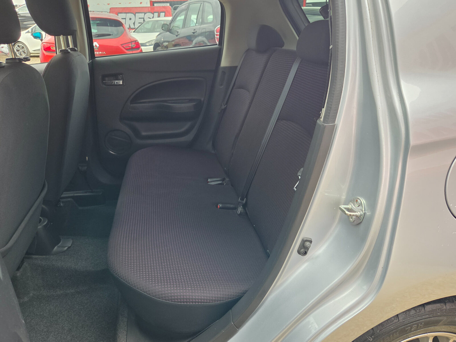 Mitsubishi Mirage — thumbnail 19