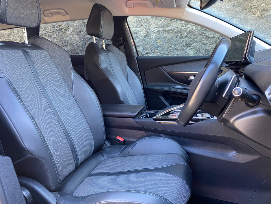 2021 Peugeot 5008 1.5L Diesel For Sale Images