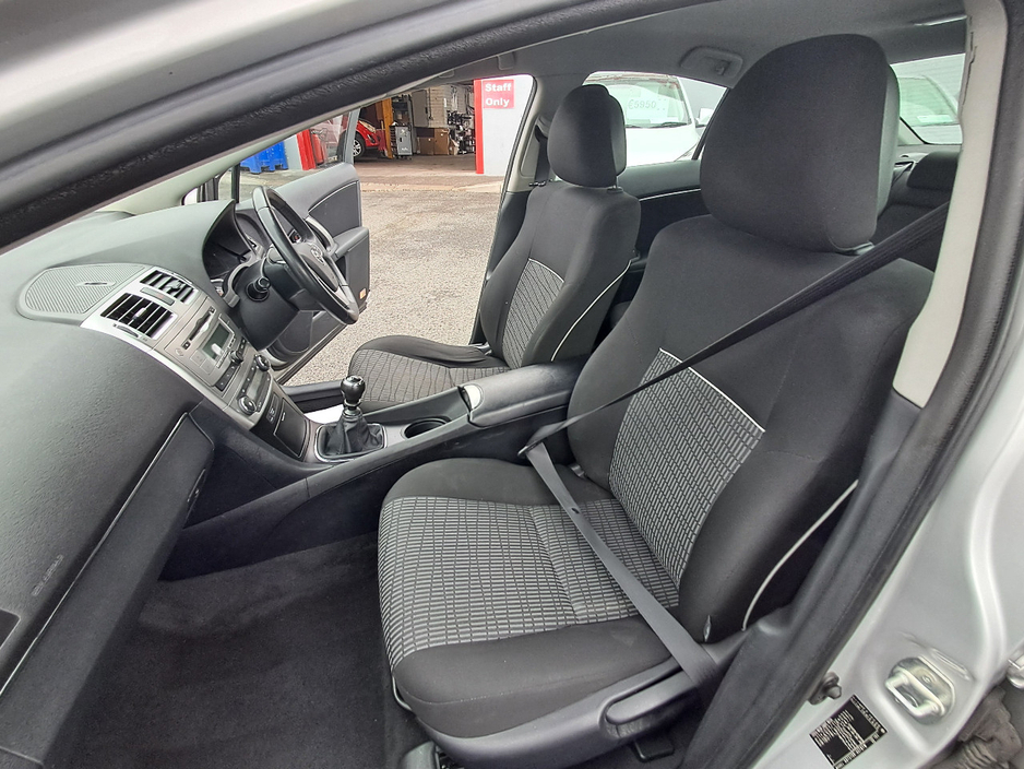 2014 Toyota Avensis 2L Diesel For Sale Images