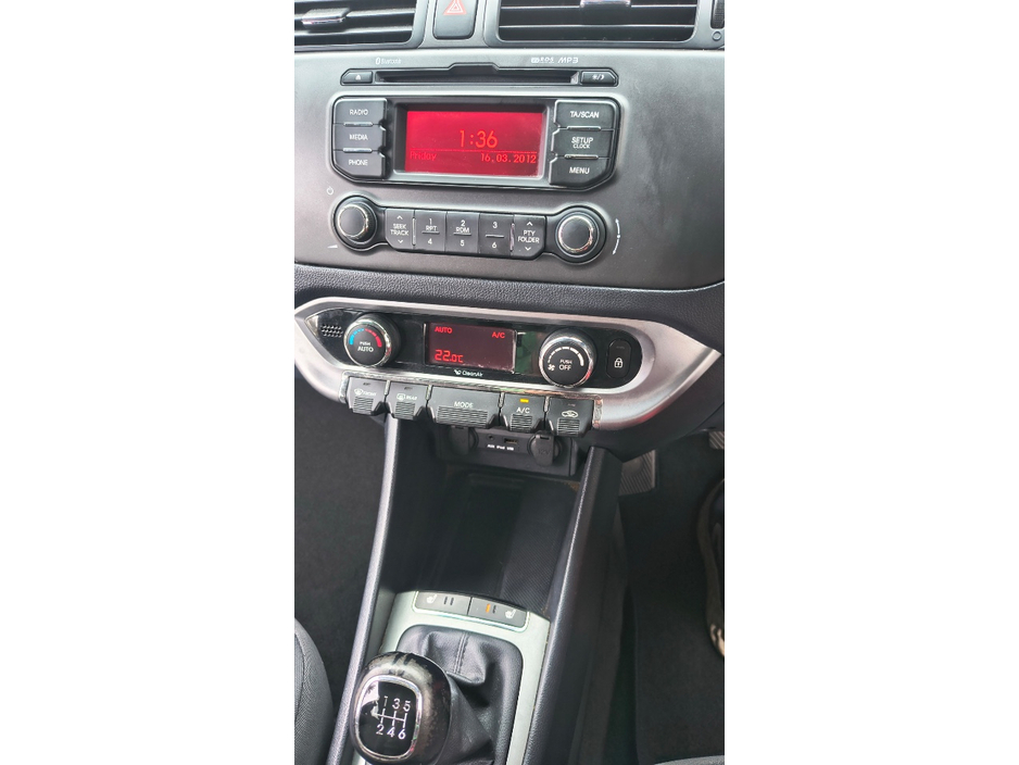 Kia Rio 1.4 3 5DR — thumbnail 8