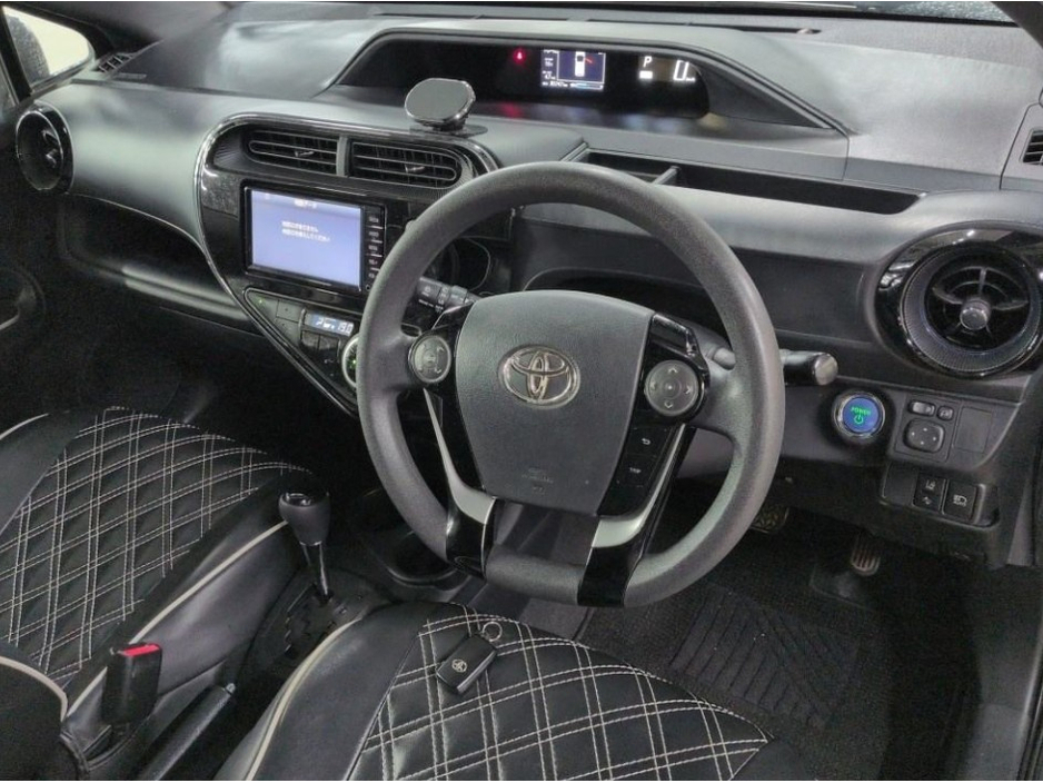 Toyota Aqua 1.5 Petrol Hybrid Auto — thumbnail 5