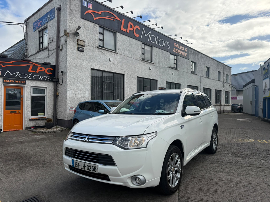 2015 Mitsubishi Outlander 2L Petrol Plug-in Hybrid For Sale Images