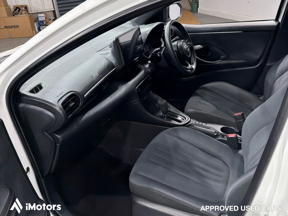 Toyota Yaris AUTOMATIC HYBRID X — thumbnail 12