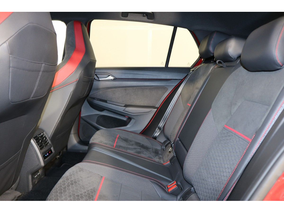 Volkswagen Golf GTI CLUBSPORT DSG - 2.0L Petrol 300 HP - Test Drive Todayt — thumbnail 9