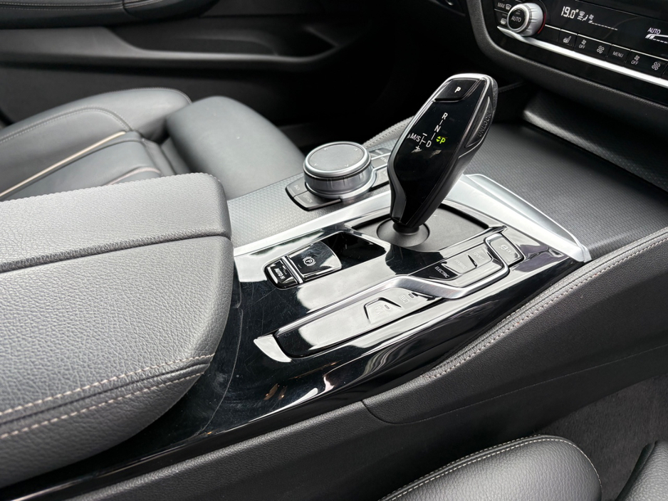 2022 BMW 5 Series 2L Petrol Plug-in Hybrid For Sale Images