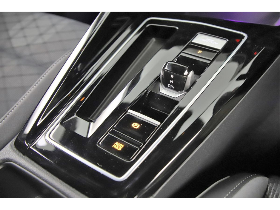 Volkswagen Golf 1.0ETSI DSG R-LINE MK8 MILD-HYBRID *HUP*HALF LEATHER SPORT SEATS* — thumbnail 22