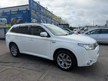 2015 Mitsubishi Outlander 2L Petrol Plug-in Hybrid For Sale Images