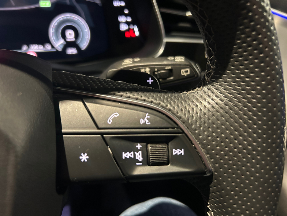 2020 Audi Q7 3L Petrol Plug-in Hybrid For Sale Images