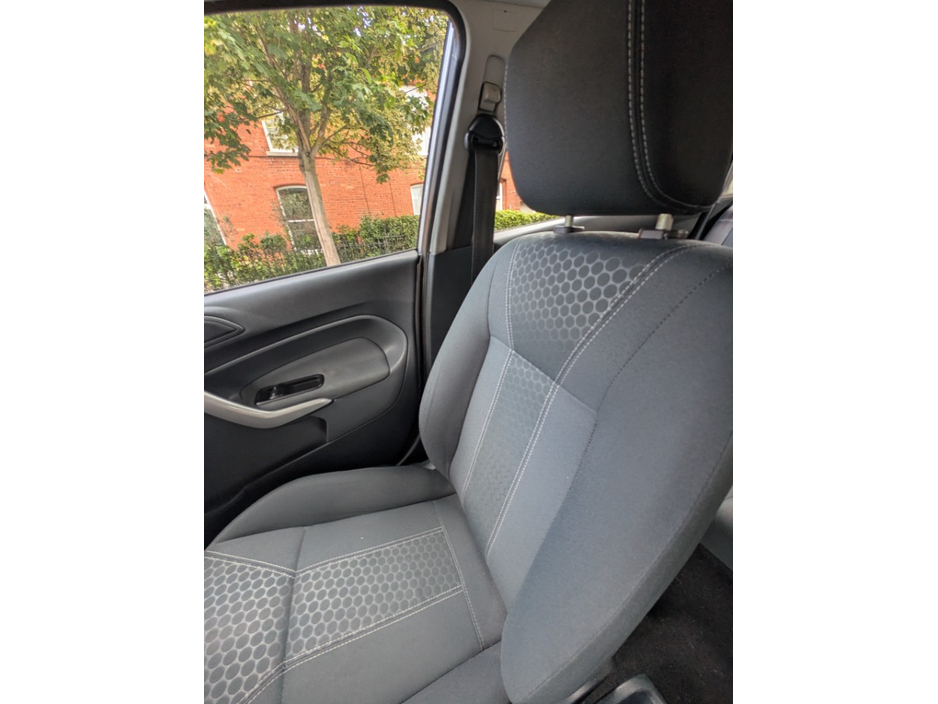 Ford Fiesta TITANIUM 1.4 96PS 5DR A AUTO — thumbnail 17