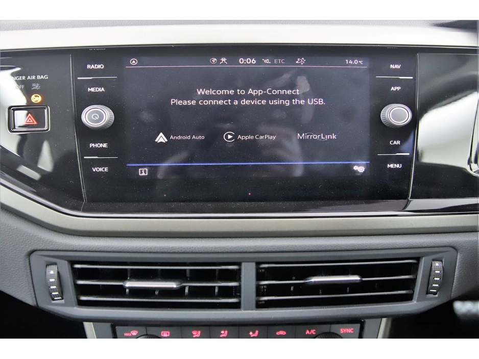 Volkswagen Polo 1.0 TSI DSG *VERY LOW KMS*UPGRADED 17" ALOYS*REVERSE CAM*PARK SENSORS* — thumbnail 19