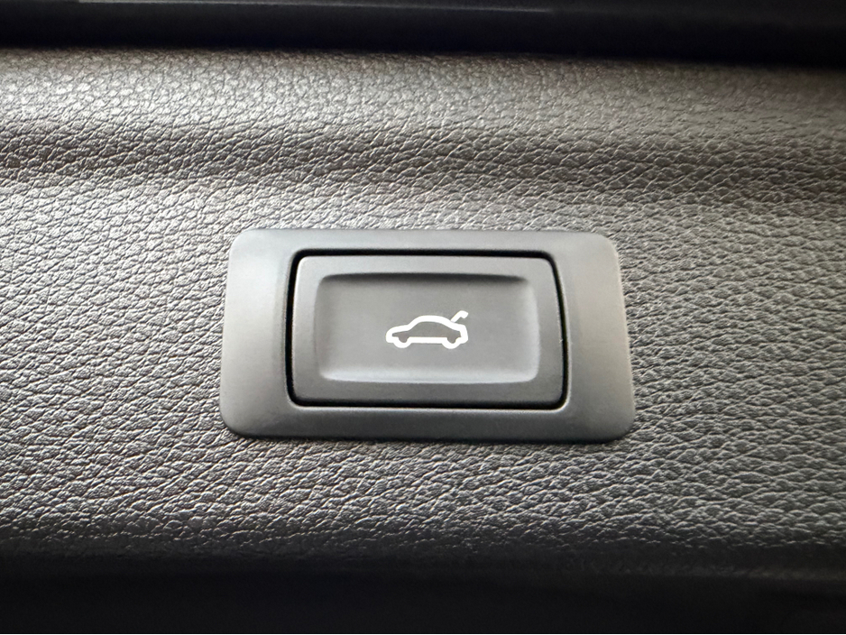 2024 Audi Q3 1.4L Petrol Plug-in Hybrid For Sale Images