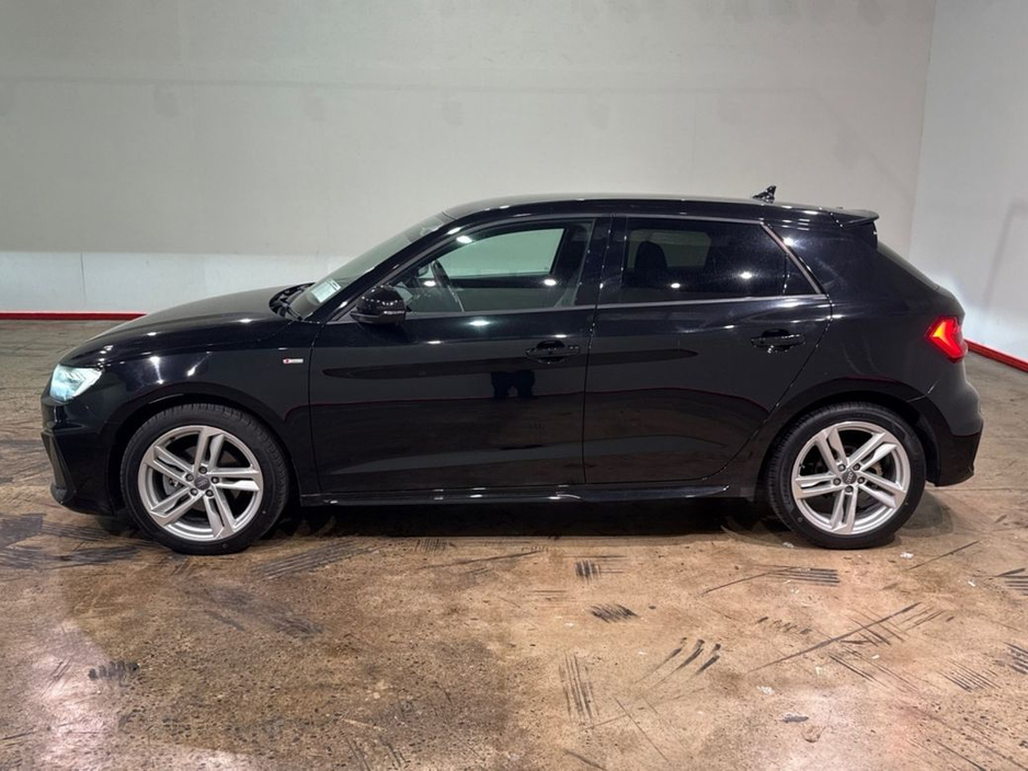 Audi A1 1.5 TFSI AUTOMATIC S LINE - UPGRADED FACTORY ALLOYS - FLAT BOTTOM STEERING WHEEL - HEATED SEATS - DIGITAL DASH — thumbnail 6