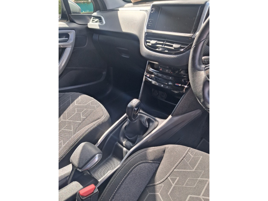 Peugeot 2008 ACTIVE 1.2 PURETECH 82 6. 6.2 4DR — thumbnail 8