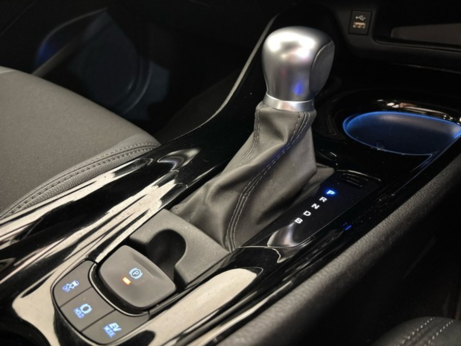 Toyota C-HR HYBRID SPORT — thumbnail 16